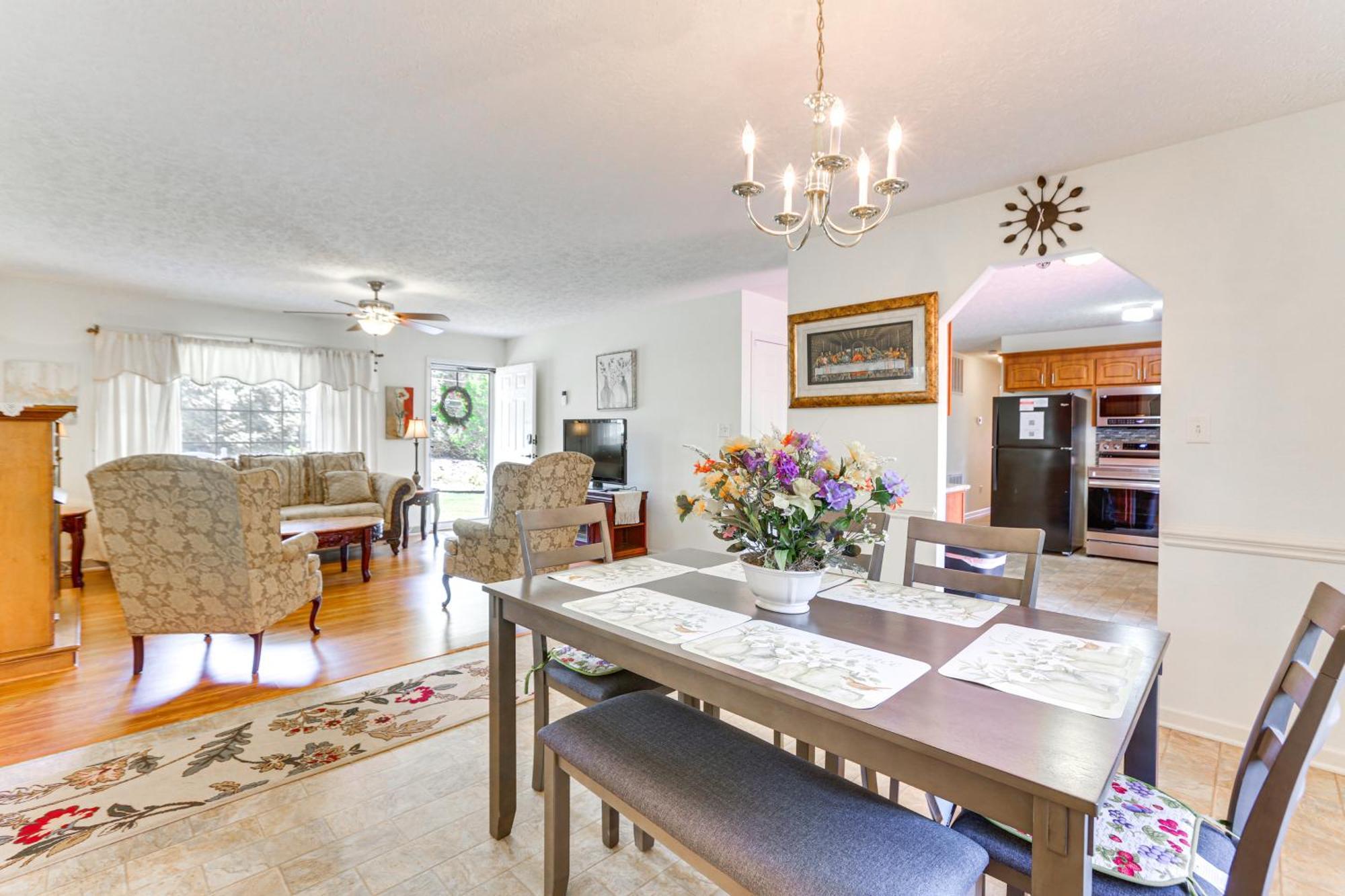 Chatham Getaway With Fireplace, Deck And Gas Grill! Eksteriør billede