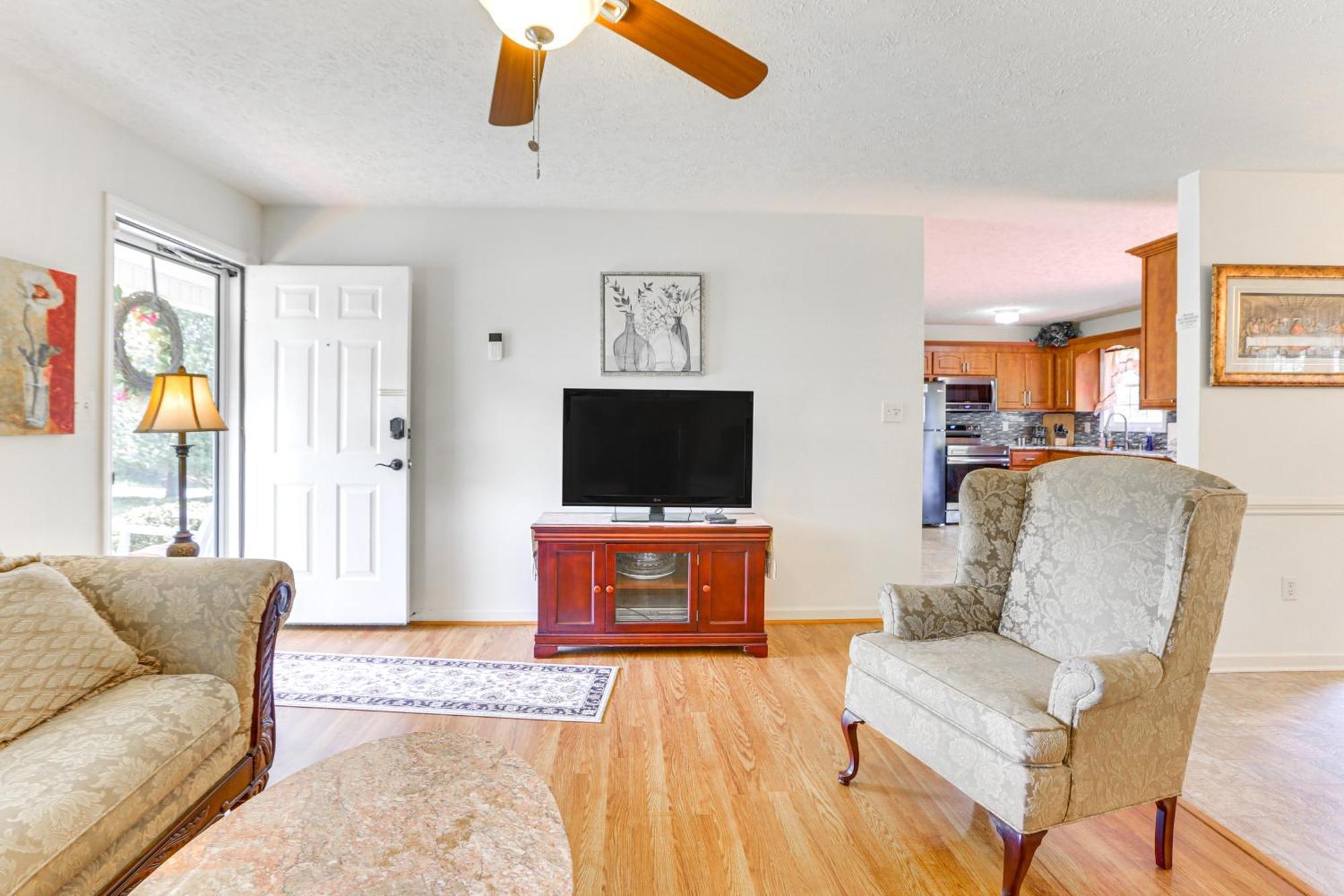 Chatham Getaway With Fireplace, Deck And Gas Grill! Eksteriør billede